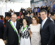 A professora Carla Milene Knechtel, de Cascavel, com mais de vinte anos dedicados ao magistério, disse que está muito grata