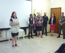 A professora de Matemática do Colégio Estadual Mathias Jacomel, em Pinhais (Região Metropolitana de Curitiba), Regiane Slomski, lembrou que a experiência despertou nos estudantes o interesse pela área da computação. “O programa serviu como estímulo para os alunos saírem pouco do contexto teórico da sala e despertarem a criatividade para o mundo da programação”, disse Regiane, que orientou as atividades no colégio.