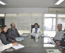 O Governo do Paraná, através das secretarias de estado da Educação e do Esporte e do Turismo, vai ampliar a oferta da prática de iniciação ao voleibol nas escolas da rede estadual. Neste ano duas novas escolas serão beneficiadas pela parceria entre o Governo do Estado e o Instituto Compartilhar.