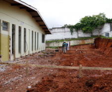 O tradicional Colégio Estadual Francisco Zardo, localizado no bairro Santa Felicidade, em Curitiba, terá novas instalações. A Secretaria de Estado da Educação iniciou no final de janeiro as obras de ampliação da unidade. A escola vai ganhar uma cozinha nova, dois banheiros para professores e ampliação na capacidade da rede elétrica. O investimento é de R$ 440 mil.