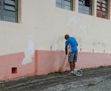 O tradicional Colégio Estadual Francisco Zardo, localizado no bairro Santa Felicidade, em Curitiba, terá novas instalações. A Secretaria de Estado da Educação iniciou no final de janeiro as obras de ampliação da unidade. A escola vai ganhar uma cozinha nova, dois banheiros para professores e ampliação na capacidade da rede elétrica. O investimento é de R$ 440 mil.