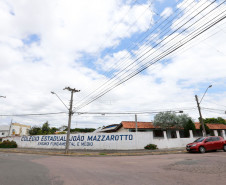 No Colégio João Mazzarotto serão feitas reformas e melhorias pontuais indicadas por representantes da Associação de Pais, Mestres e Funcionários (APMF) e do Conselho Escolar,composto por professores, alunos e funcionários.

O colégio vai ganhar rampas de acessibilidade para alunos cadeirantes, troca do forro e da rede elétrica, além de pintura interna e externa. O piso de taco das 15 salas de aula será substituído por granilite polido.