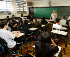 As aulas na rede estadual de ensino, que começaram nesta quarta-feira (15), movimentaram mais de um milhão de estudantes nas 2,1 mil escolas de todas as regiões do Paraná
