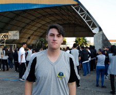Daniel Banes Vinci, 16 anos, pretende fazer o vestibular da Universidade Federal do Paraná (UFPR) no final do ano. “Espero ter uma boa preparação, que os professores possam dar o máximo de conteúdo possível para chegarmos bem preparados para o vestibular”, disse Daniel.