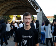 “Esse ano vamos fazer o Enem e vestibulares, então a expectativa é que agente tenha uma boa preparação, sem greve ou interrupção das aulas”, disse o estudante Guilherme Vicentin Zilneyk, de 16 anos.
