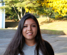 A expectativa dos estudantes do 2° ano do ensino médio, Maria Eduarda Borges, de 15 anos, e Matheus Felippe Assunção, também de 15 anos, é colocar em prática os projetos do Grêmio Estudantil, formado no ano passado no colégio. “Temos muitas ideias para esse ano que vão melhorar o ambiente escolar”, lembrou Maria. “Algumas dessas ações visam a preparação do Enem como a formação de grupos de estudos preparatórios”, disse Matheus.