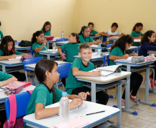 No final do ano passado, a direção do Colégio Estadual Homero Batista de Barros, no bairro Capão Raso, em Curitiba, realizou um trabalho em parceria com escolas municipais para convidar os pais para conhecer e discutir a proposta pedagógica da nova oferta. Antes do início do ano letivo, mais de 200 pais compareceram a uma reunião convocada pela escola para conhecer melhor a oferta.