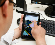 O SEEDLab, projeto de tecnologia educacional desenvolvido pela Secretaria de Estado da Educação, será assessorado pelo Instituto de Tecnologia da Universidade de Massachusetts (MIT, na sigla em inglês), nos Estados Unidos. A proposta paranaense foi selecionada pela Fundação Lemann e pelo MIT, por meio do Desafio Aprendizagem Criativa Brasil 2017.