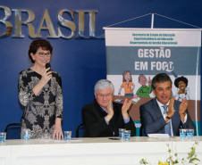 Durante todo o mês de abril os profissionais debaterão questões pedagógicas, financeiras e administrativas vivenciadas no cotidiano escolar