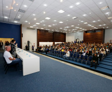 Fortalecer a gestão democrática nas escolas estaduais e promover o avanço no plano de carreira dos profissionais da educação são os objetivos do curso Gestão em Foco, de formação continuada, ofertado aos diretores das unidades da rede estadual de ensino