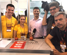 Em Maripá, os alunos Maria Fernanda Baumann, Matheus Thim, e Gabriel Eduardo da Silva, com orientação da diretora Adriana Cristina Marquioro Baumann, exibiram o projeto Fita reagente para detectar resíduos de agrotóxicos em hortaliças