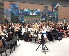A secretária de Estado da Educação, professora Ana Seres, participou da abertura do 15º Fórum Estadual da União dos Dirigentes Municipais da Educação (Undime) Paraná, na manhã desta quinta-feira (06), em Curitiba. O objetivo do evento, que segue até sexta-feira (07), é debater os desafios e soluções para a educação pública.