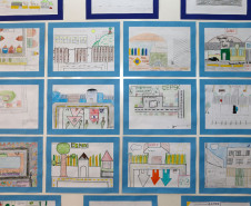 O Museu da Escola Paranaense, em parceria com o Núcleo Regional de Educação de Curitiba, realiza até o dia 21 de maio a exposição itinerante “Diálogos sobre a História e a Importância da Educação Patrimonial de Curitiba”.