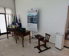 O Museu da Escola Paranaense, em parceria com o Núcleo Regional de Educação de Curitiba, realiza até o dia 21 de maio a exposição itinerante “Diálogos sobre a História e a Importância da Educação Patrimonial de Curitiba”.