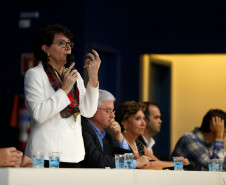 Cerca de 400 pessoas participaram, na noite desta segunda-feira (10), em Curitiba, da abertura do curso de gestão para a terceira turma de diretores de escolas estaduais. Neste grupo estão gestores de escolas da Área Metropolitana Norte, Dois Vizinhos, Francisco Beltrão, Pato Branco e União da Vitória. Iniciado no último dia 3, o curso segue até o dia 28 deste mês.
