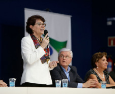 Cerca de 400 pessoas participaram, na noite desta segunda-feira (10), em Curitiba, da abertura do curso de gestão para a terceira turma de diretores de escolas estaduais. Neste grupo estão gestores de escolas da Área Metropolitana Norte, Dois Vizinhos, Francisco Beltrão, Pato Branco e União da Vitória. Iniciado no último dia 3, o curso segue até o dia 28 deste mês.