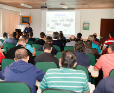 Assessores de tecnologia pedagógica dos 32 Núcleos Regionais de Educação participam nesta terça (18) e quarta-feira (19) de cursos de formação continuada estratégica voltada ao planejamento de tecnologias educacionais na rede pública estadual ao longo de 2017.