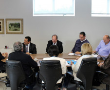 O Governo do Paraná vai melhorar o funcionamento da internet em toda rede estadual de ensino. Detalhes do projeto foram discutidos nesta quarta-feira (19), no Palácio Iguaçu, pelo chefe da Casa Civil, Valdir Rossoni, com diretores e técnicos da Copel e da Fundepar.