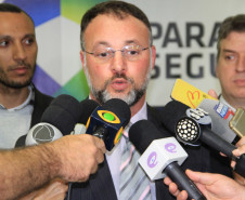 O Governo do Estado mobilizou equipes da segurança pública, educação e saúde e determinou a adoção de todas as medidas necessárias para proteger e orientar adolescentes em razão de suspeitas de tentativas de suicídio estimuladas pelo jogo virtual Baleia Azul