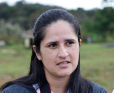 Na Escola Estadual Indígena Emília Jerá Poty, localizada na aldeia Tupã Nhe’ e Kreta, em Morretes, no litoral do Estado, os 18 estudantes são alfabetizados em português, caingangue e guarani desde a educação infantil até o 6° ano