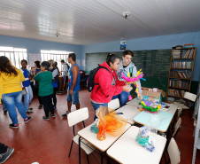 Nos últimos sete anos as comunidades indígenas xokleng, guarani, xetá e caingangue, que vivem no Paraná, tiveram importantes avanços na área da educação que garantem a qualidade do ensino e reforçam a cultura e as histórias desses povos
