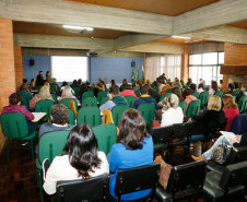 Nesta terça-feira (25) cerca de 100 técnicos pedagógicos e coordenadores da educação em tempo integral dos núcleos regionais encerraram o curso de formação continuada estratégica ofertado pela Secretaria da Educação para a modalidade, em Curitiba. 