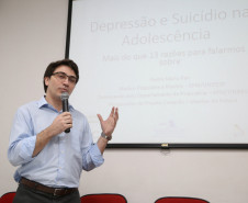 A saúde mental de jovens e adultos foi discutida nesta quarta-feira (03), em Curitiba, durante mais uma edição do Conversando sobre Saúde Mental