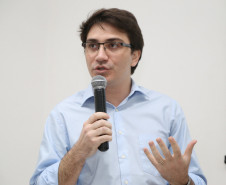 A saúde mental de jovens e adultos foi discutida nesta quarta-feira (03), em Curitiba, durante mais uma edição do Conversando sobre Saúde Mental