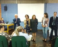 Os técnicos também assistiram a palestras com o Corpo de Bombeiros sobre o certificado de vistoria emitido pela corporação e brigada escolar. “Essa formação é importante para atualizar as novidades das legislações e treinamento do processo regulatório online”, disse a chefe do Departamento de Legislação Escolar (DLE), Maria Goreti Arantes Soares.
