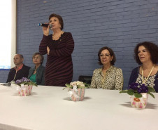 A formação é uma ação da Superintendência da Educação (SUED) e tem como objetivo ofertar a formação continuada aos profissionais que atuam nos departamentos nos núcleos de educação. “Esse diálogo permite ouvir e conhecer as demandas dos profissionais que vivenciam diretamente o cotidiano das 2,1 mil escolas estaduais e também serve para aproximar as ações da secretaria e núcleos”, disse a superintendente da Educação, Inês Carnieletto.