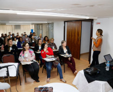 Cerca de 200 profissionais que atuam em instituições da rede estadual de ensino – que ofertam a formação técnica em Agropecuária e Floresta – iniciam nesta terça-feira (27), em Curitiba, uma série de cursos relacionados ao Eixo Tecnológico Recursos Naturais. A formação termina na sexta-feira (30).