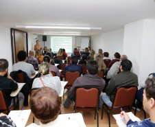 Cerca de 200 profissionais que atuam em instituições da rede estadual de ensino – que ofertam a formação técnica em Agropecuária e Floresta – iniciam nesta terça-feira (27), em Curitiba, uma série de cursos relacionados ao Eixo Tecnológico Recursos Naturais. A formação termina na sexta-feira (30).
