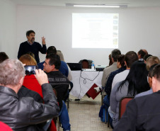 Cerca de 200 profissionais que atuam em instituições da rede estadual de ensino – que ofertam a formação técnica em Agropecuária e Floresta – iniciam nesta terça-feira (27), em Curitiba, uma série de cursos relacionados ao Eixo Tecnológico Recursos Naturais. A formação termina na sexta-feira (30).