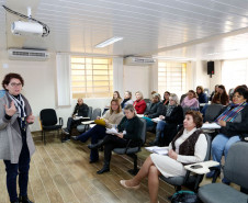 O Departamento de Educação Básica da Secretaria de Estado da Educação reuniu nesta terça-feira (04), em Curitiba, técnicos de diversas áreas (pedagógico, diversidade, orçamento, censo, alimentação escolar, transporte) para debater a Lei 13