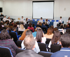 O Prêmio de Gestão Escolar foi criado em 2015 para promover e fortalecer a participação da comunidade no cotidiano pedagógico e financeiro das escolas paranaenses