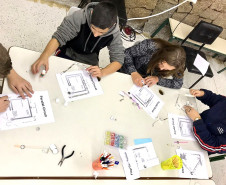 Estão disponíveis as seguintes oficinas: Circuito de Papel.