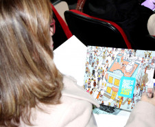 I Seminário de Enfrentamento às Violências Contra Crianças e Adolescentes está sendo realizado nesta terça e quarta-feira (18 e 19), no Palácio das Araucárias, em Curitiba, com a participação de 165 servidores municipais e estaduais, além sociedade civil.