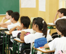 Secretaria da Educação trabalha para preencher quadro dos profissionais que irão atuar nas escolas da rede estadual de ensino.