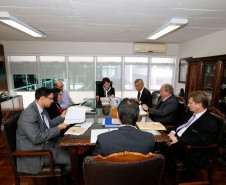 Foi realizada nesta terça-feira (25), na Secretaria de Estado da Educação (SEED), a instalação do Conselho de Administração do Instituto Paranaense de Desenvolvimento Educacional (Fundepar). Na mesma ocasião foram empossados os conselheiros.