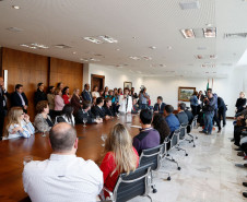 O governador Beto Richa autorizou nesta segunda-feira (31) a implantação, na folha de agosto, das promoções e progressões de todos os servidores do Estado que já cumpriram os requisitos necessários para a aquisição desses benefícios em 2017