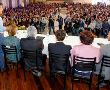 Criar parcerias entre o governo estadual, municípios e a sociedade civil em prol da proteção de adolescentes que se encontram em situação de alta vulnerabilidade social no Paraná. Esse é o objetivo do programa Rede Jovem, lançado pelo governador Beto Richa nesta terça-feira (8), em Almirante Tamandaré, na Região Metropolitana de Curitiba.