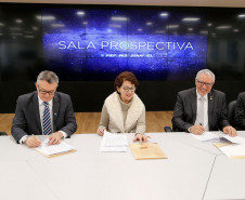 A Secretaria de Estado da Educação renovou nessa quarta-feira (16), em Curitiba, o convênio com o Sebrae - Serviço Brasileiro de Apoio às Micro e Pequenas Empresas para a oferta de cursos de educação empreendedora nas escolas estaduais