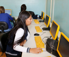 Começaram nesta segunda-feira (21) as inscrições para a segunda etapa dos Exames da Educação de Jovens e Adultos (EJA) Online. É uma oportunidade para as pessoas que não tiveram acesso à educação básica na idade certa e agora desejam concluir o ensino fundamental. As inscrições seguem até 11 de setembro e as provas serão aplicadas no dia 27. Na foto, provas da primeira etapa.