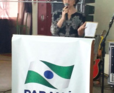 Os Núcleos Regionais de Educação (NREs) de Foz do Iguaçu, Toledo, Goioerê e Umuarama prestaram, nesta semana, homenagens a funcionários e ex-funcionários que ajudaram a construir parte da história da educação pública no Paraná. As comemorações regionais fazem parte do aniversário de 70 anos da Secretaria de Estado da Educação. 