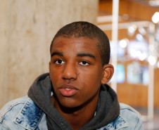 Emanoel Vinicius Ribeiro Franco, 15 anos, do 9° ano do Colégio Estadual Professor Nilo Brandão, no Cajuru, destacou a oportunidade de poder dialogar sobre cidadania com estudantes da mesma idade. “É uma experiência inovadora, porque nunca tinha imaginado que viria em um teatro para falar de cidadania, direitos e deveres”, destacou Emanoel.