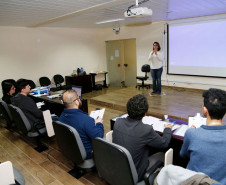 A Secretaria de Estado da Educação iniciou as bancas para avaliação de professores bilíngues em português e libras e Tradutores e Intérpretes da Língua Brasileira de Sinais (TILS) para proficiências dos profissionais que atuarão em escolas e centros para surdos e salas de recursos multifuncionais surdez.