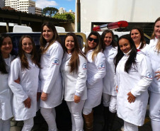 Uma vez por semestre os estudantes do curso técnico em enfermagem do Colégio Estadual João XXIII, em Irati (Centro-Sul do Estado), realizam visitas técnicas em hospitais da região para conhecer na prática como é o dia a dia da profissão e alinhar conhecimento prático as teorias vistas em sala de aula.