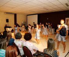 A abertura da formação contou com apresentações do grupo de dança do Centro Estadual de Capacitação em Artes Guido Viaro.