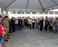 A Secretaria de Estado da Educação lançou nesta terça-feira (12), em Curitiba, a publicação “70 anos de Educação em Revista – memória da educação paranaense”. O impresso integra as comemorações do aniversário da pasta que desenvolveu diversas atividades com o objetivo resgatar e preservar a memória da educação pública no Estado.
