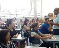 O chefe do Núcleo Regional de Educação, Maurício Ferraz da Costa, lembrou que as oficinas tiveram foco nas áreas de atuação dos agentes educacionais e por disciplinas para os professores. “Esse formato possibilita atender as demandas específicas de cada escola e profissional e aproxima as ações da Secretaria da Educação e do núcleo do cotidiano das unidades de ensino”, disse.
